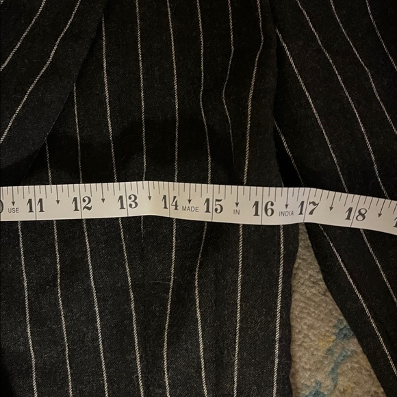 Bill Blass Black Pinstripe Double-Breasted Blazer, long, size 8 woman - Picture 6 of 11